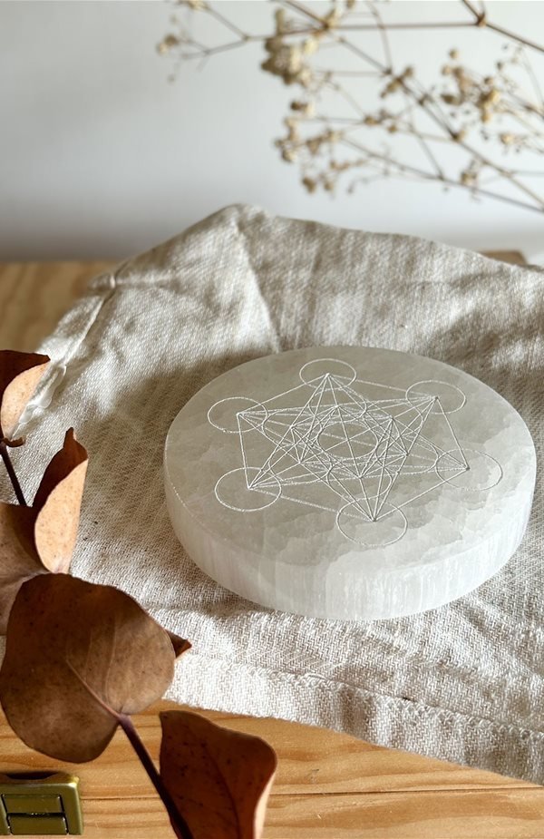 energizza ambienti e cristalli - cubo di metatron in Selenite