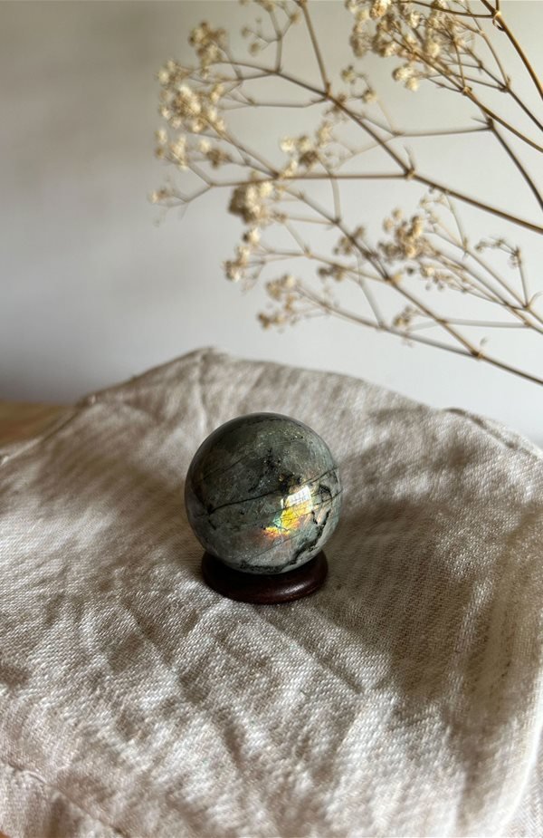 sfera in Labradorite arcobaleno