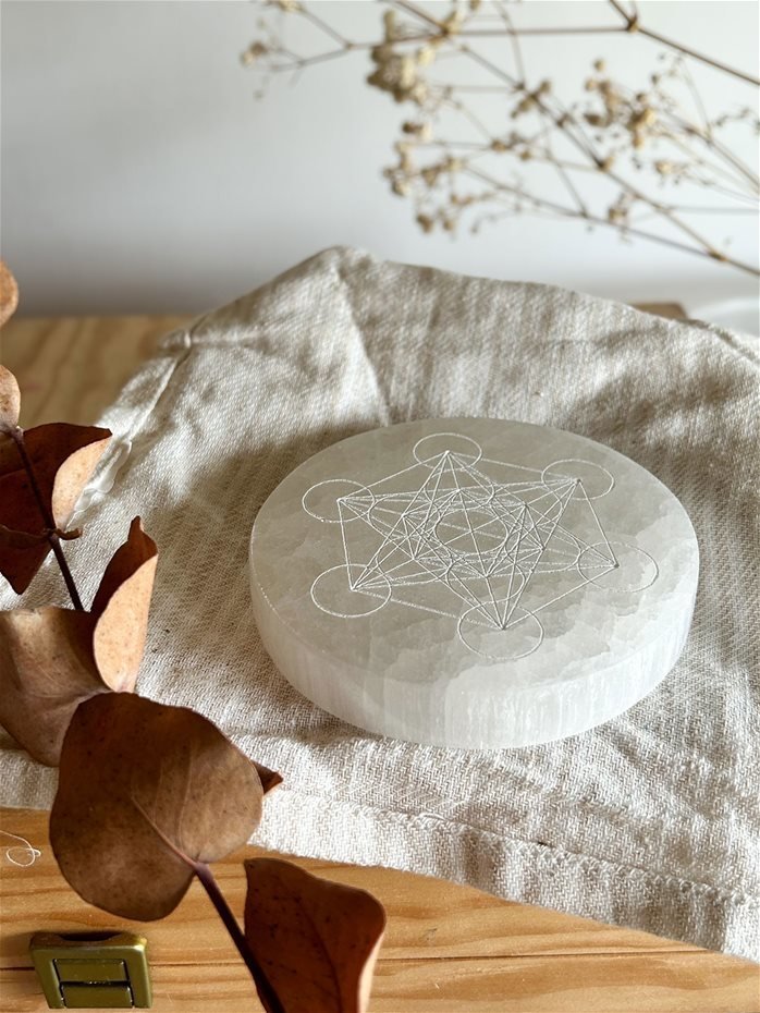 energizza ambienti e cristalli - cubo di metatron in Selenite