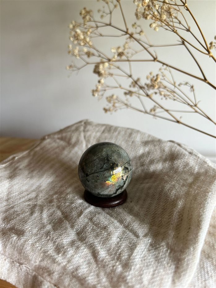 sfera in Labradorite arcobaleno